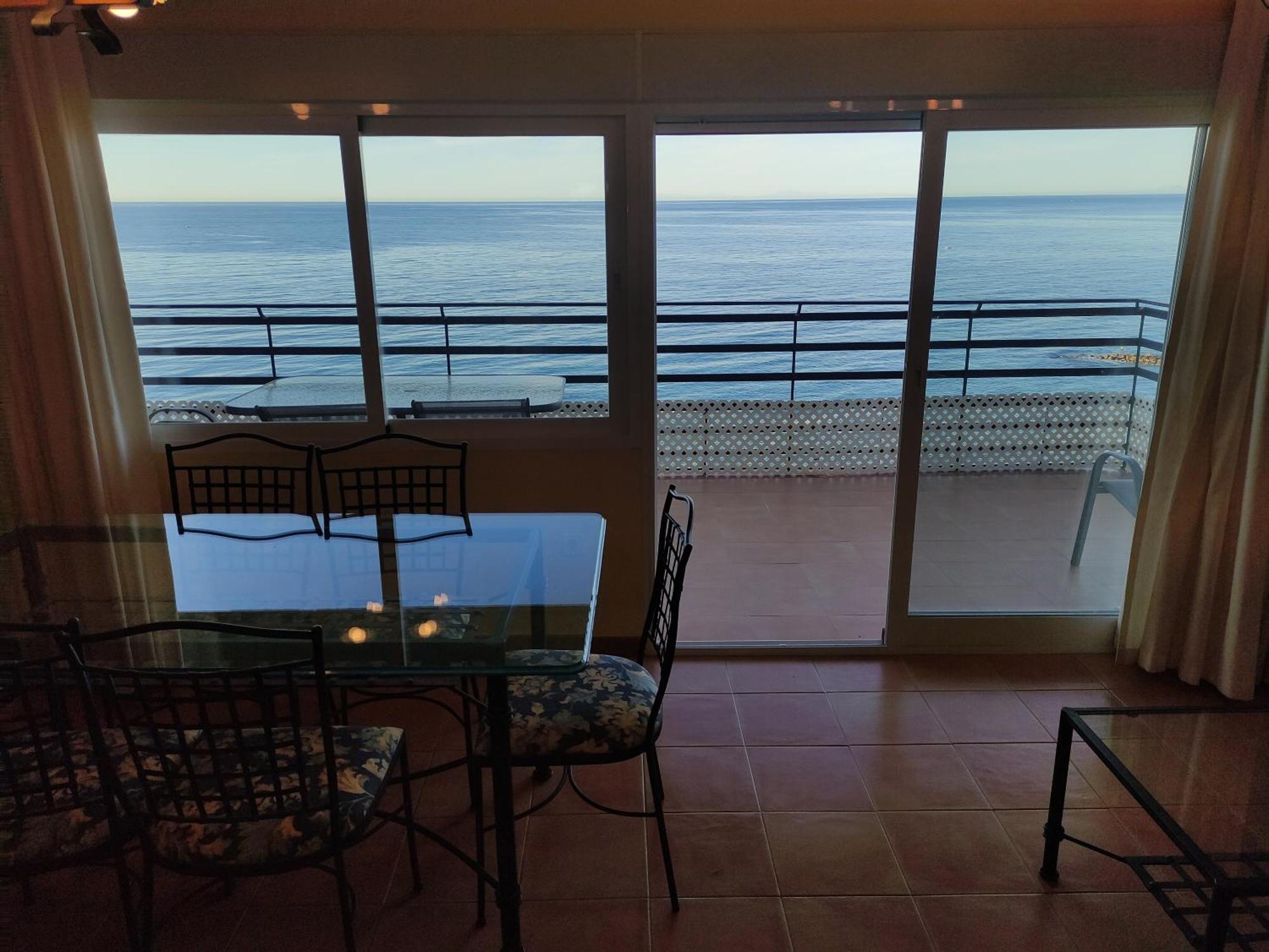 In First Line Apto. 12-6 Apartamento *